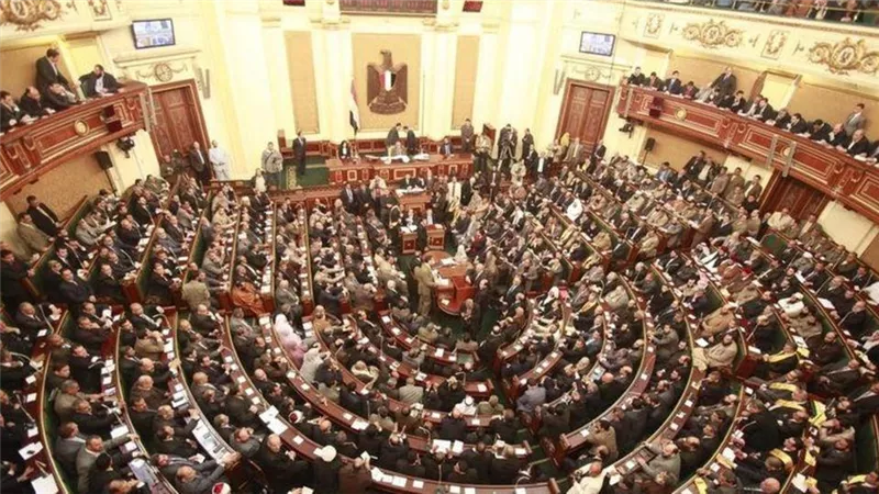 12 طلب إحاطة بـ