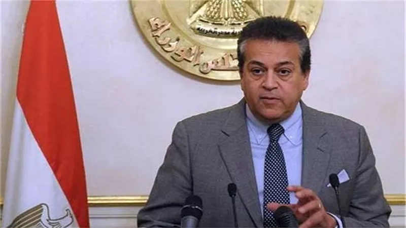 وزير التعليم العالي يستعرض تقريرًا حول الأنشطة الطلابية لطلاب المعاهد العليا والمتوسطة