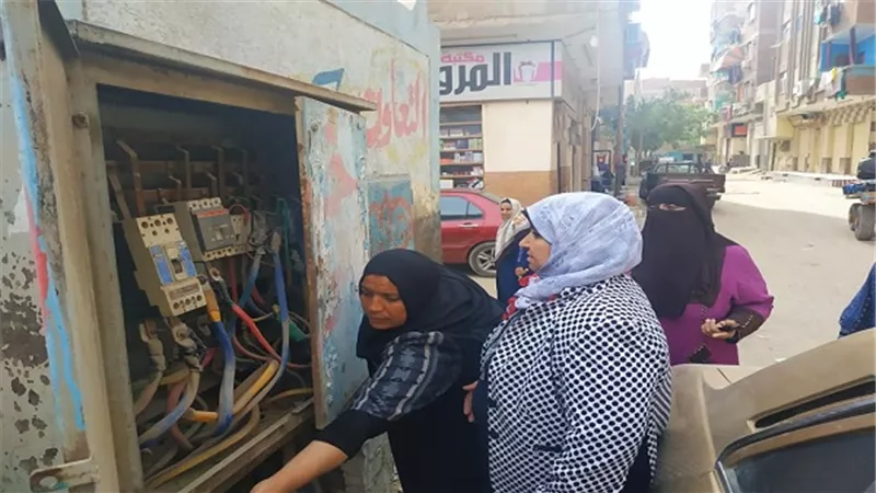 شاهد كارثة باحدى مدارس السويس تهدد حياة الطلاب