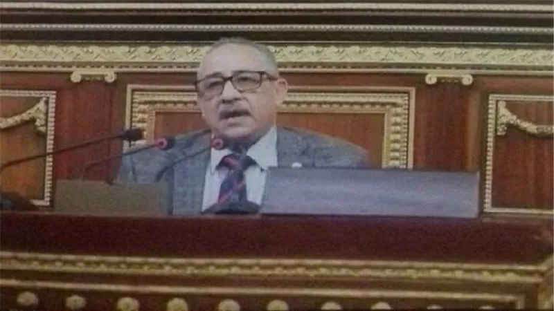 نائب سويسى يطالب وزيرة الثقافة بعمل تمثال تخليدا لمعركة الفدائيين امام الاحتلال الانجليزى  
