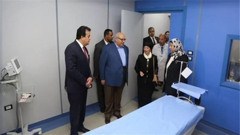 وزير التعليم العالى يفتتح تجديدات طب عين شمس ومستشفى الدمرداش الجامعى