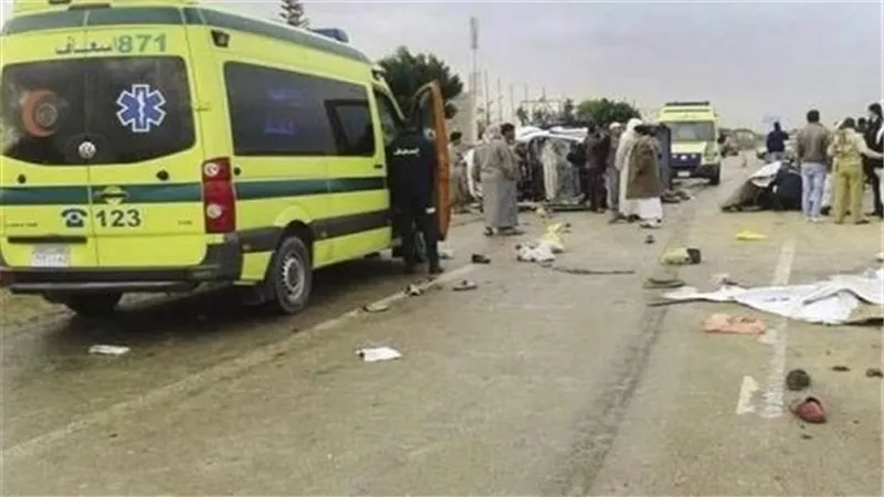 مصرع واصابة خمسة اشخاص فى حادث انقلاب سيارة بالسويس