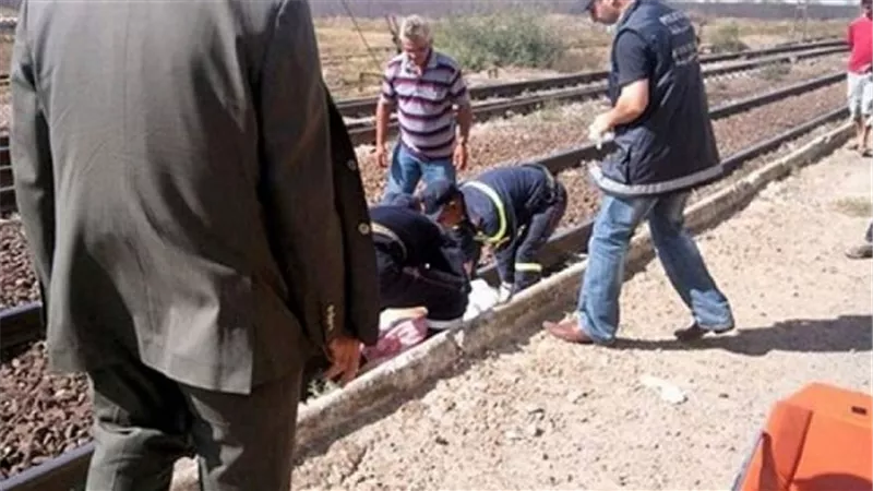 أمن الغربية يكثف من جهودة لكشف غموض العثور على جثة سيده بجوار شريط السكة الحديد 