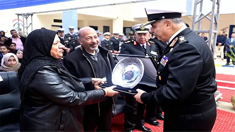 إطلاق إسم الشهيد الرائد بحرى مصطفى محمود على مدرسة بالإسكندرية 