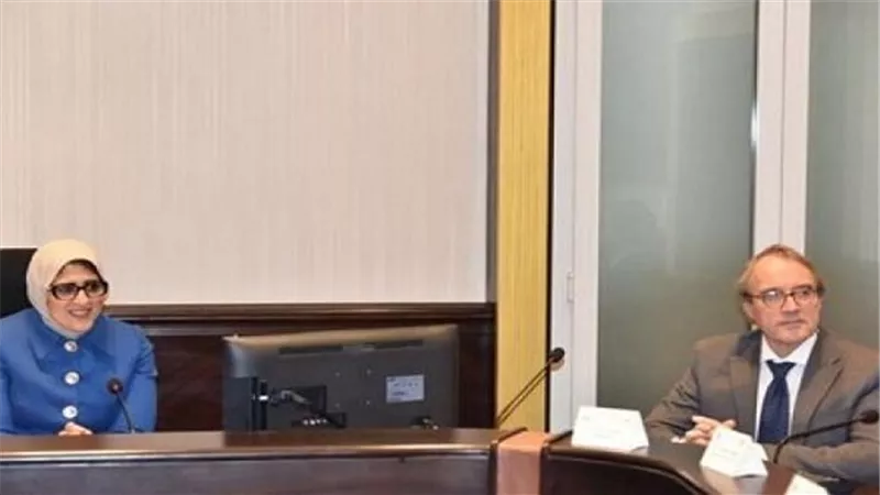 وزيرة الصحة تبحث مع 