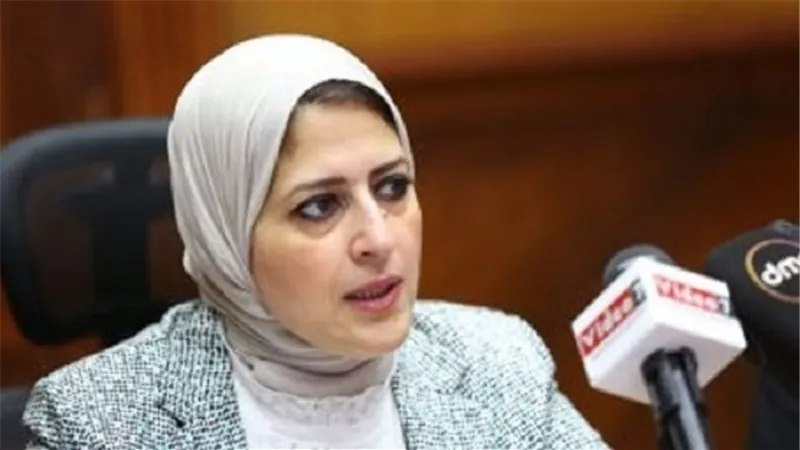 الصحة: إغلاق منشأتين يدارا بواسطة منتحلي صفة أطباء بالقاهرة والجيزة