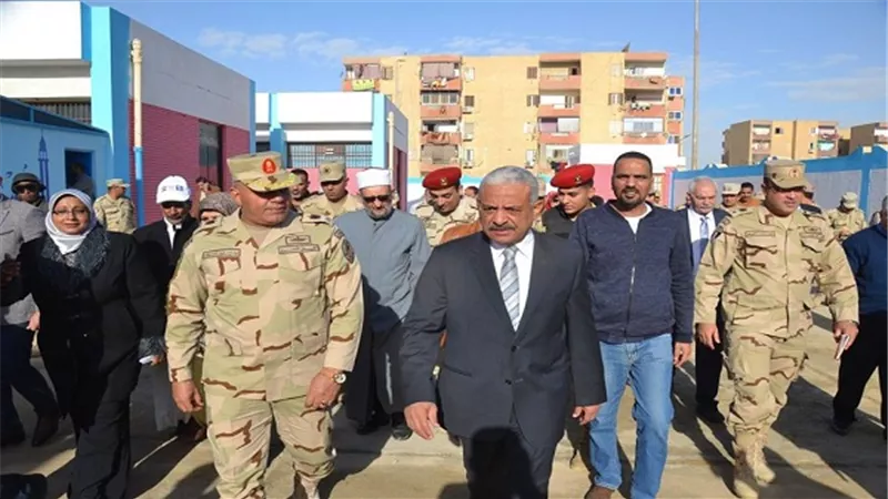 بالصور.. محافظ السويس وقائد الجيش يفتتحان مدرسة التوفيق للصم وضعاف السمع