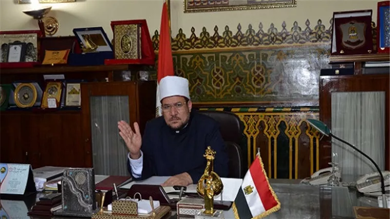 وزارة الأوقاف: إلغاء اختبار صالح محمود لضبطه متلبسا بالغش