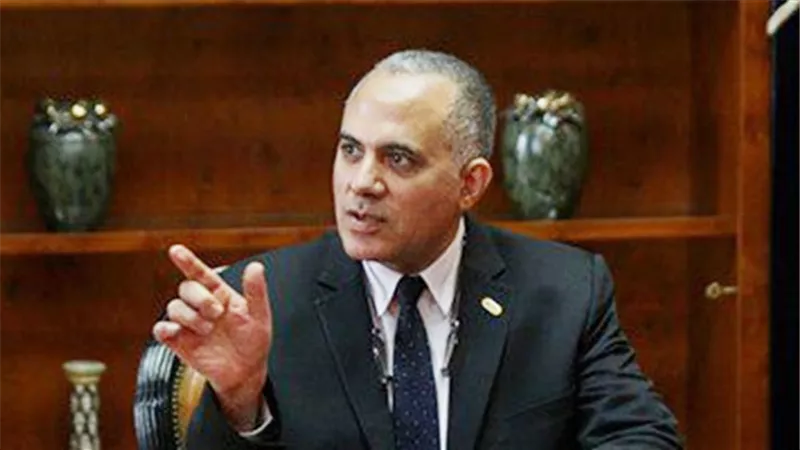 وزير الرى يخضع للفحص الطبى ضمن حملة 