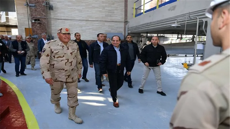 الرئيس السيسي يقوم بجولة تفقدية بعدد من المشروعات بهضبة الجلالة