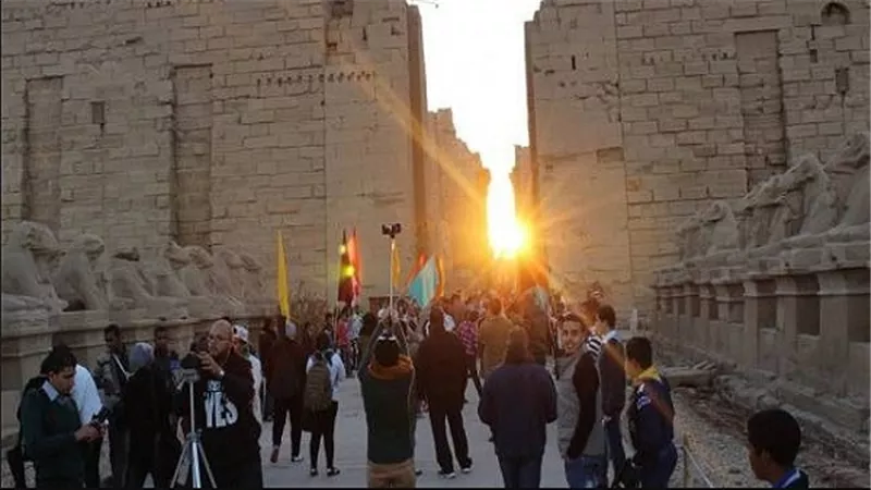 الأقصر تحتفل بتعامد  أشعة الشمس على معبد الكرنك  