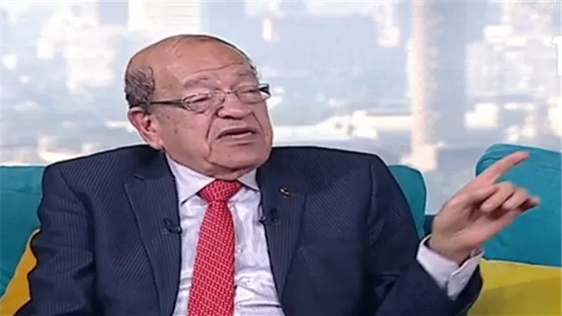 وسيم السيسي للمصريين: 'اتحملوا.. المواطن بانجلترا كان له بيضة أسبوعيا