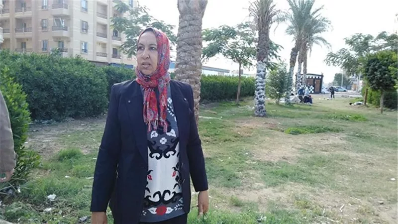 رئيس حى فيصل تتفقد الحدائق العامة وتتابع الصيانة