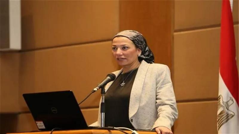 وزيرة البيئة تبدأ الحوار المجتمعى مع الشباب والجمعيات الأهلية للنهوض بمنظومة النظافة  