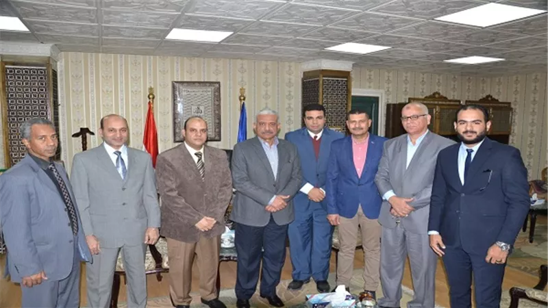 محافظ السويس يستقبل وفد وزارة المالية