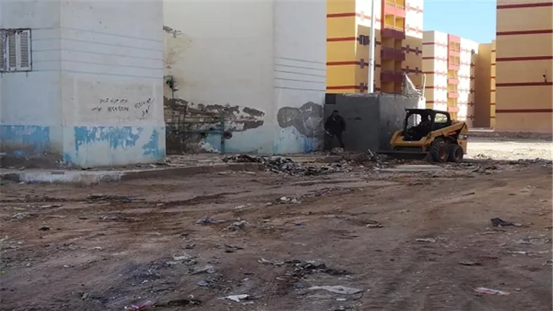 حي عتاقة يشن حملة اشغالات وينفذ 30 قرار ازالة 