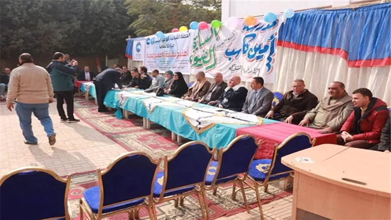 حزب مستقبل وطن ينظم حملة توعية  لطلاب المدارس بأطفيح بأهمية النظافة