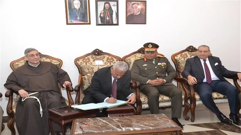 بالصور .. الجيش وشعب السويس يهنئون اقباط المحافظة بالسنة الميلادية وعيد الميلاد المجيد