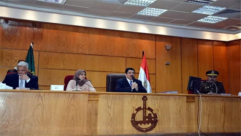 محافظ القليوبية: لاتفريط في حق المواطن ويتوعد المقصرين 