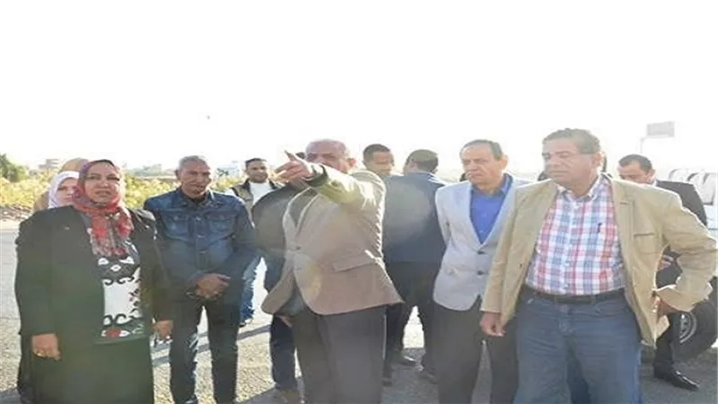 محافظ السويس يتفقد الموقع الجديد لتجار الخردة