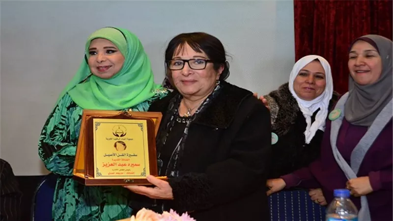 بالصور.. تكريم الفنانة سميرة عبد العزيز فى حفل 
