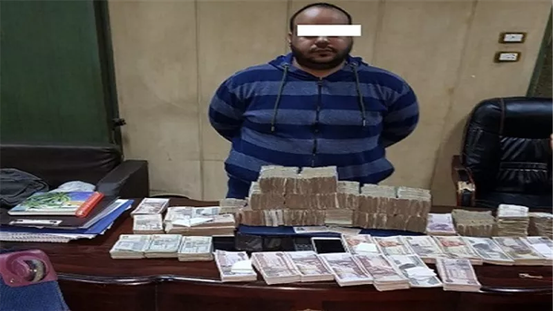 ضبط صاحب شركة للإستيراد والتصدير لقيامه بمزاولة تحويل الأموال
