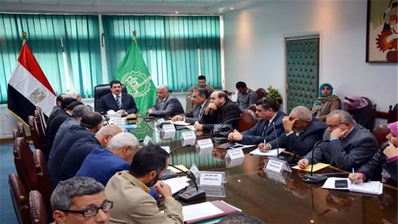 مرزوق يعقد إجتماعا مع رئيس جهاز التفتيش على البناء لمناقشة مشكلات تراخيص البناء