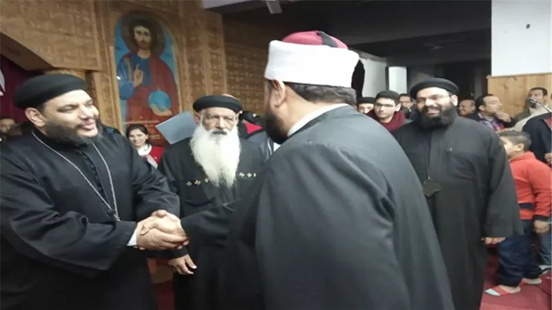 وكيل أوقاف السويس يزور كنائس المحافظة لتقديم التهانىء للاخوة الاقباط بعيد الميلاد المجيد