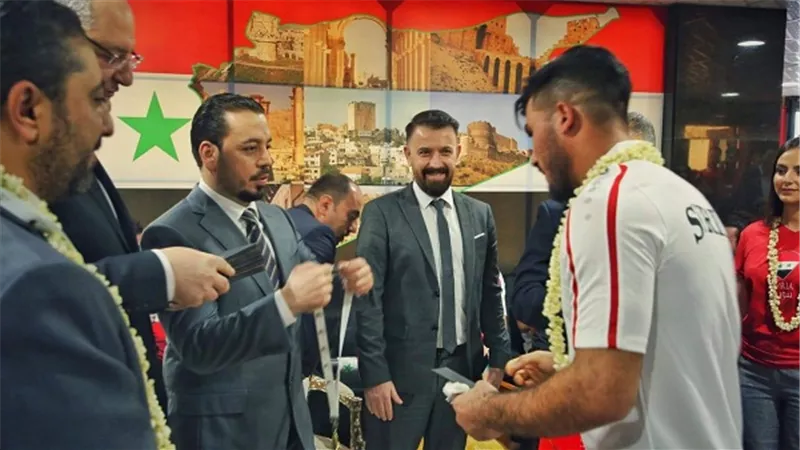 السفارة السورية ومجموعة دامسكو تكرمان المنتخب السوري بالإمارات 