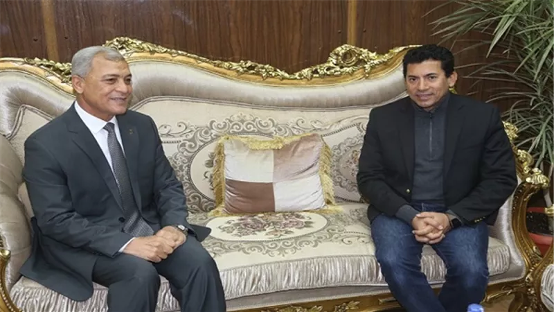 محافظ المنوفية يستقبل وزير الشباب والرياضة لدى وصوله المحافظة 