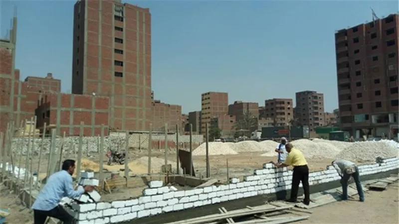 ايقاف اعمال بناء مخالف وسحب الخلاطة بالمرج