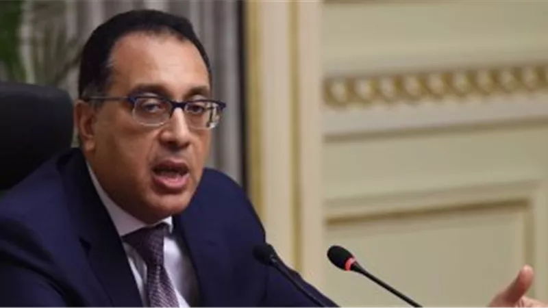 رئيس الوزراء يعزى أسرة الشهيد مصطفى عبيد.. ويؤكد: لن ننساكم