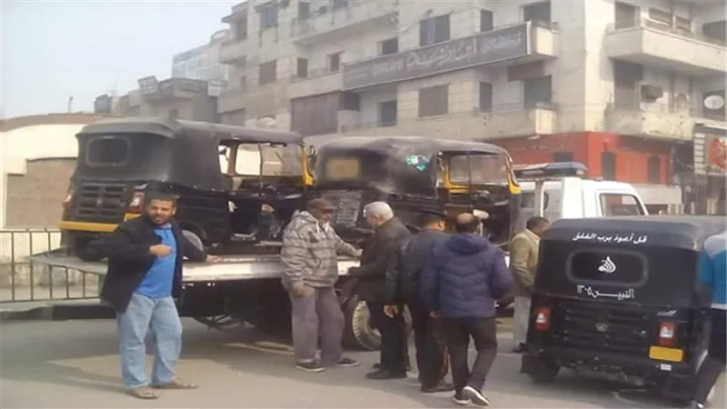 حملة نظافة ليلية لرفع الاشغالات بميدان المحطة بحلوان