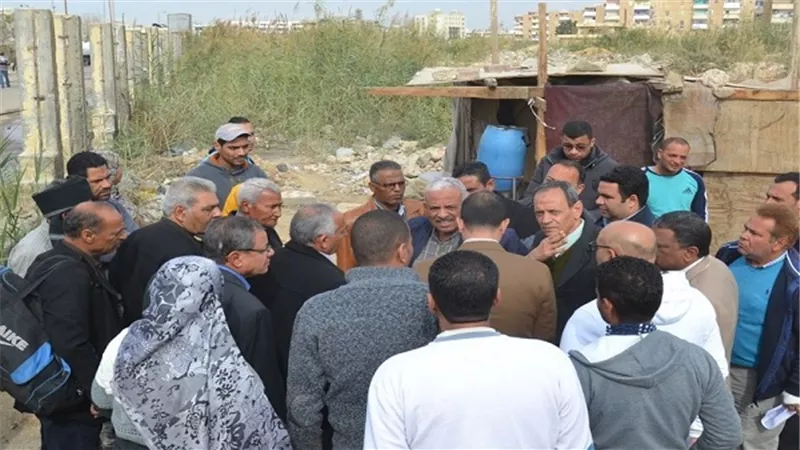 محافظ السويس يشدد بازالة اكشاك حى فيصل العشوائية