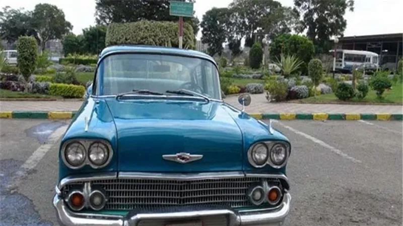 سيارة وزير السد العالى العائدة للحياة أهم معالم احتفالية محافظة أسوان بعيدها القومى