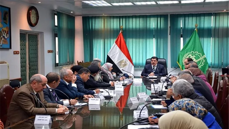 محافظ القليوبية يبحث إجراءات توفيق أوضاع الكنائس والمباني الخدمية  لها