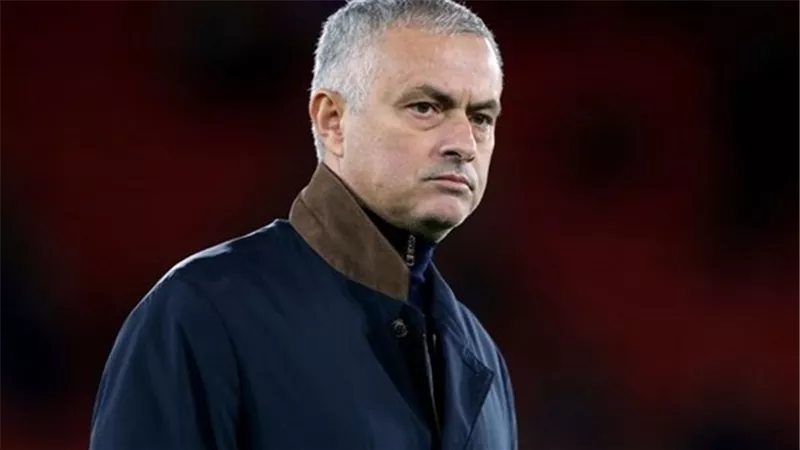 بعد انتهاء أزمة مانشستر يونايتد.. مورينيو جاهز لقيادة ريال مدريد 