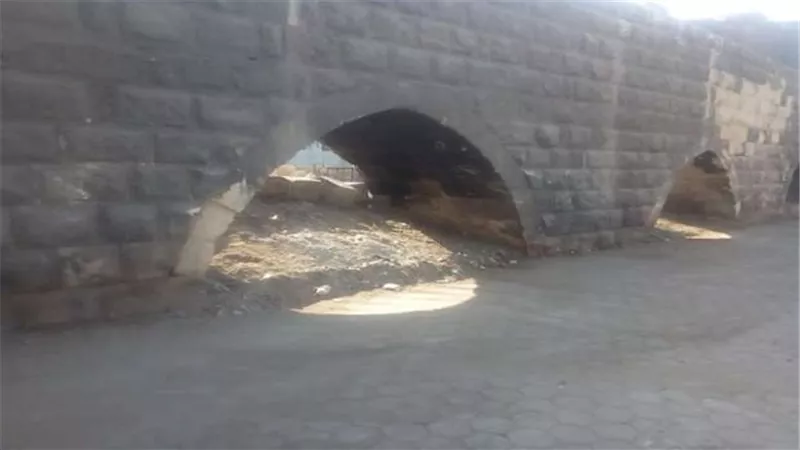 نائب المحافظ: إطلاق حملة لتطهير محيط سور مجرى العيون
