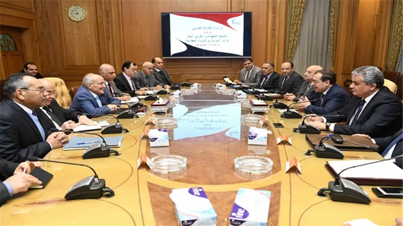 العصار والملا يناقشان تصنيع عدادات الغاز 