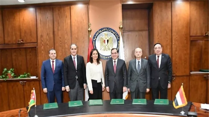 مصر والأردن يتفقان على تزويد المملكة بنصف احتياجاتها من الكهرباء