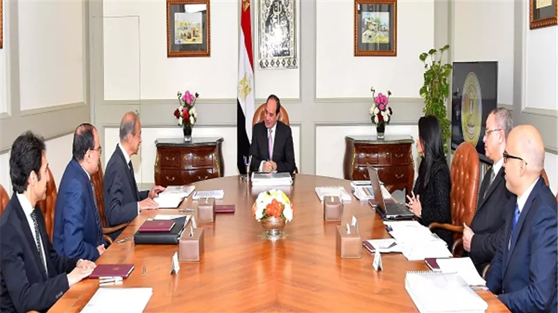 الرئيس السيسي يجتمع مع لجنة تطوير منطقة المنتزه