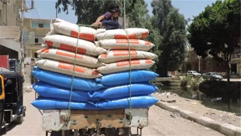 ضبط 3 طن اسمدة زراعية مدعمة خلال حملة لتموين الغربية