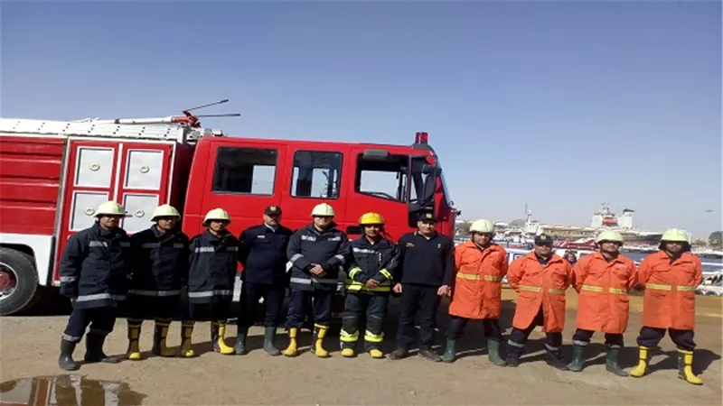 بالصور.. ميناء السويس يشهد تنفيذ مناورات طوارئ حريق  