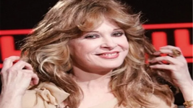 وسط نجوم الفن.. نيللي تحتفل بعيد ميلادها الـ70 