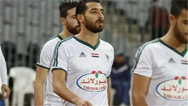 إنبي يقترب من أحمد شكري