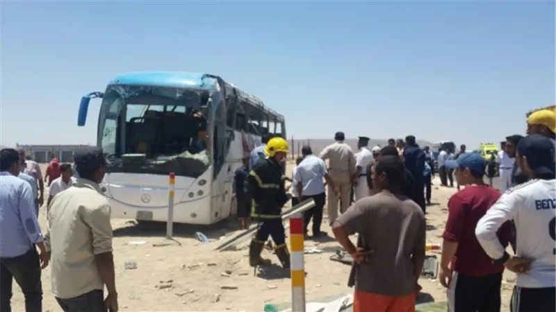 الصحة: إصابة 27 مواطنا فى انقلاب أتوبيس بالسويس