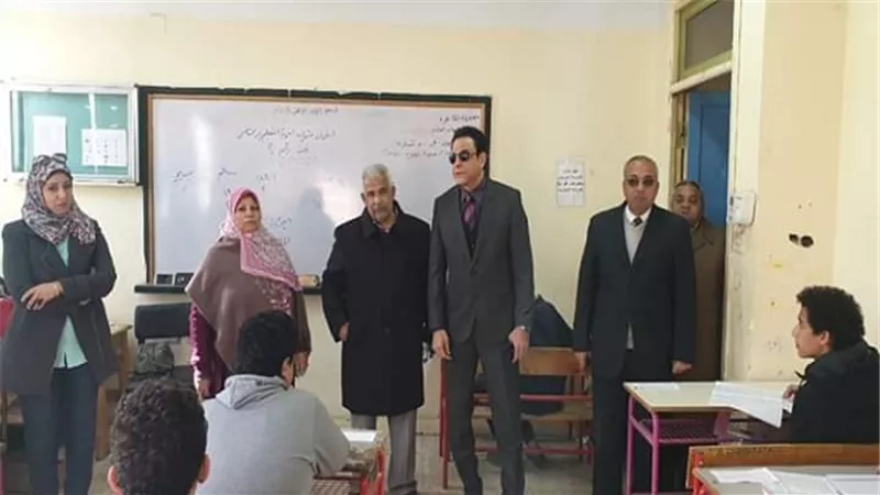 نائب المحافظ يتابع امتحانات اتمام المرحلة الاساسية 