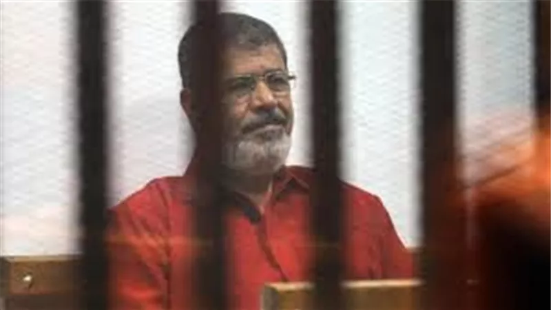 تأجيل إعادة محاكمة مرسي و23 آخرين في 