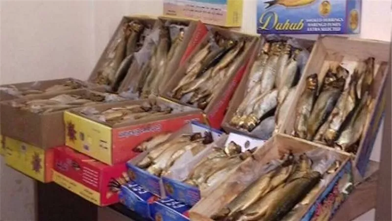 ضبط 400 صندوق رنجة غير صالحة بالغربية