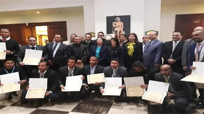 وزيرتا البيئة والسياحة تكرمان اول دفعة من المرشدين السياحيين 
